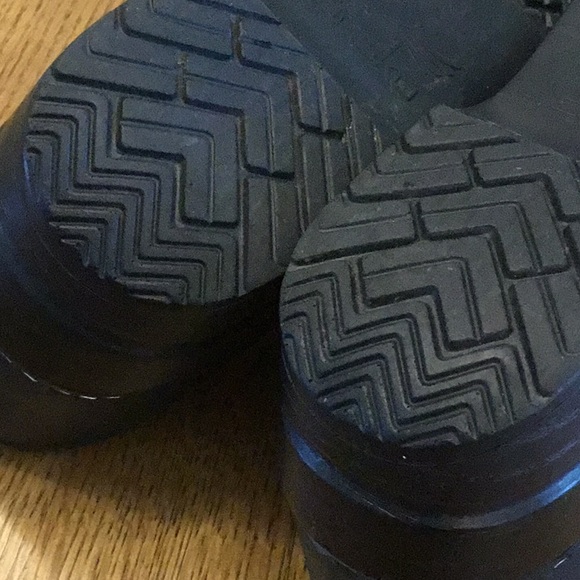 Woman’s Dansko black nubuck clogs. Size 39. Barely worn! Small scratch. - Picture 7 of 8